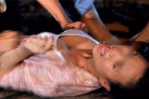 Ấn Độ: 6 nam giới cưỡng hiếp tập thể thiếu nữ gần một tuần gây phẫn nộ