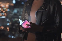 Samsung hé lộ ra mắt smartphone màn hình gập ngày 20/2