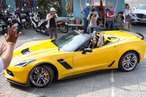 Trà Ngọc Hằng cầm lái siêu xe Chevrolet Corvette tiền tỷ 