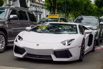 "Siêu bò" biển độc Aventador hơn 20 tỷ đổi màu tại VN