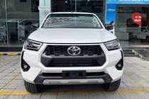 Cận cảnh Toyota Hilux 2024 từ 668 triệu đồng vừa ra mắt Việt Nam