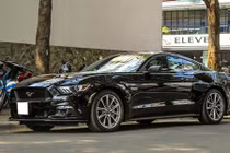Ford Mustang GT 2015 “hàng hiếm” lăn bánh trên phố Việt