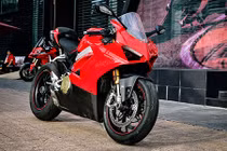 Ducati Panigale V4S độ pô gần 200 triệu đồng ở Sài Gòn