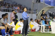 Rúng động V-League: “Đốt” 150 tỷ, CLB TPHCM ngấp nghé... giải thể