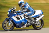 Siêu môtô Suzuki Hayabusa "biến hình" GSX-R1100 cổ điển