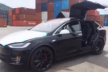 Cận cảnh siêu "xế hộp" chạy điện Tesla Model X tại VN