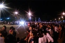 Hàng ngàn người tiếp tục gây rối trước UBND tỉnh Bình Thuận