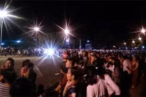 Hàng ngàn người tiếp tục gây rối trước UBND tỉnh Bình Thuận