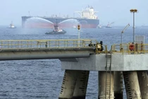 Giữa căng thẳng Mỹ - Iran, 2 tàu chở dầu Ả-rập Xê-út bị tấn công phá hoại