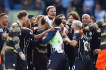 Man City đăng quang Premier League, Liverpool hạng nhì vĩ đại