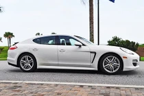 Porsche Panamera thế hệ đầu “dính lỗi” gây cháy xe?