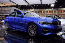 BMW 3-Series 2019 giá 2,1 tỷ tại Thái, sắp về Việt Nam