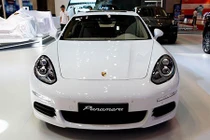Xe sang Porsche Panamera tại Việt Nam dính lỗi chập điện