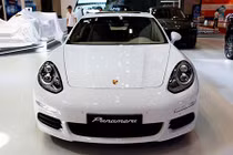 Xe sang Porsche Panamera tại Việt Nam dính lỗi chập điện