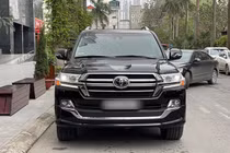 Toyota Land Cruiser cũ, đắt hơn xe "đập thùng" chính hãng 2 tỷ đồng