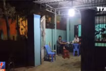 Video: Rơi vào xô đựng nước, bé trai 2 tuổi tử vong tại nhà giữ trẻ