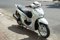 Honda SH300i 2016 vừa “đập thùng” đã lên đồ chơi khủng