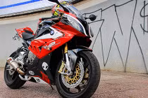 Siêu môtô BMW S1000RR giá 758 triệu “độ khủng” tại Sài Gòn