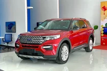 Ford Explorer lần đầu giảm giá sốc tại đại lý, tới 440 triệu đồng