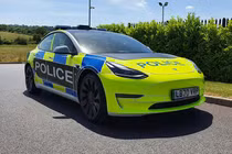 Tesla Model 3 chạy điện được sử dụng làm xe cảnh sát tại Anh