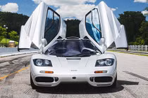 Nhìn lại những “xế hộp” đình đám của thập niên 90