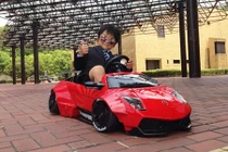 Siêu xe Lamborghini giá 64 triệu cho đại gia "nhi đồng" ngày 1/6