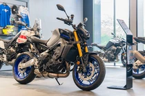 "Soi" showroom môtô phân khối lớn Revzone Yamaha đầu tiên ở Hà Nội