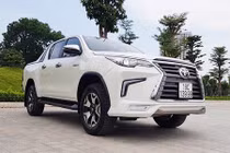 Dân chơi Việt "hô biến" Toyota Hilux thành bán tải Lexus