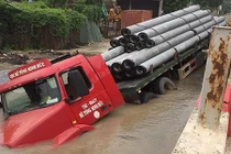 Vỡ đường ống nước sạch Sông Đuống, hơn 10 khu vực bị ảnh hưởng