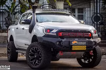 Chi 300 triệu độ Ford Ranger Wildtrak "cực gấu" ở Sài Gòn