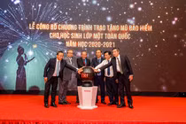 HVN tặng gần 2 triệu mũ bảo hiểm cho học sinh lớp 1 