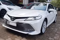 Toyota Camry 2019 "chạy lướt" bán 1,2 tỷ đồng ở Hà Nội 