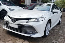 Toyota Camry 2019 "chạy lướt" bán 1,2 tỷ đồng ở Hà Nội 