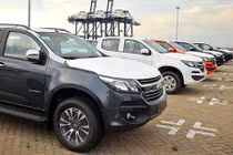 Bán tải nhập Thái ùn ùn về Việt Nam trước tin tăng thuế