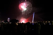 Mãn nhãn màn bắn pháo hoa bên sông Hàn, Đà Nẵng