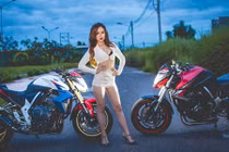 Chân dài Việt đọ dáng môtô Honda CB1000R hơn 400 triệu