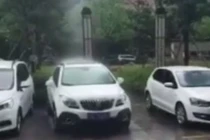 TQ: Mưa rơi thành cột thẳng đứng?