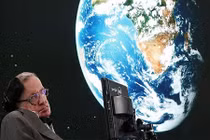 Stephen Hawking cảnh báo người ngoài hành tinh xâm chiếm Trái đất