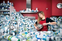 Chuyện lạ hôm nay: 4 năm không vứt rác và thông điệp ảnh cần ngẫm nghĩ