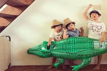 Nhà có 3 anh em siêu lầy lội, đến khi nhìn cha mẹ mới hiểu...