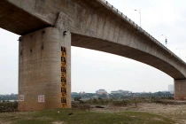 Cầu Vĩnh Tuy không chỉ nứt ở trụ T 22