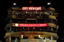 Bi kịch “điểm vàng” thưởng pháo hoa Hà Nội: đắt... ế!