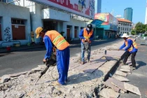 Gấp rút phá dỡ trạm xe buýt Bến Thành để thi công metro