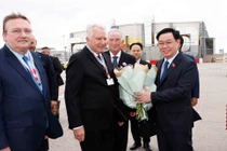 Chủ tịch Quốc hội đến Budapest, bắt đầu chuyến thăm chính thức Hungary