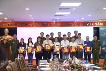 Có tài khoản định danh điện tử, người dân không cần mang theo CCCD