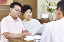 Ba má chồng đem toàn bộ tài sản cho cháu ngoại cá độ, vợ chồng tôi trắng tay