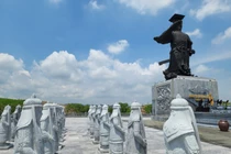 Quảng trường Đinh Tiên Hoàng đế hơn 1.000 tỷ bao giờ mới xong?