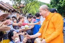 Quảng Ninh yêu cầu chùa Ba Vàng gỡ bỏ clip cúng dường phản cảm