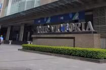 Người phát tán clip nam sinh nhảy lầu tự tử bị xử lý thế nào?