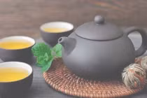 Tác hại khó lường khi uống trà lúc đói 